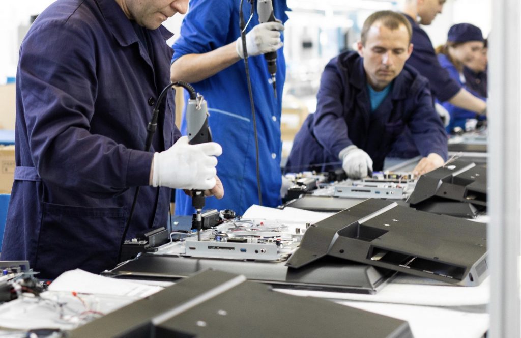 How Footwear Can Help Prevent Strain & Injuries While Standing On The Job!