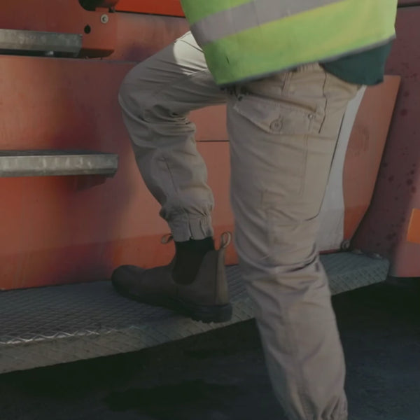 Blundstone 180 -video.mp4__PID:6389b05e-6b7c-48d3-b550-8c373cb2500d